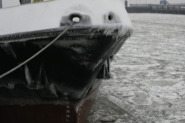 Eiszeit im Cuxhavener Hafen